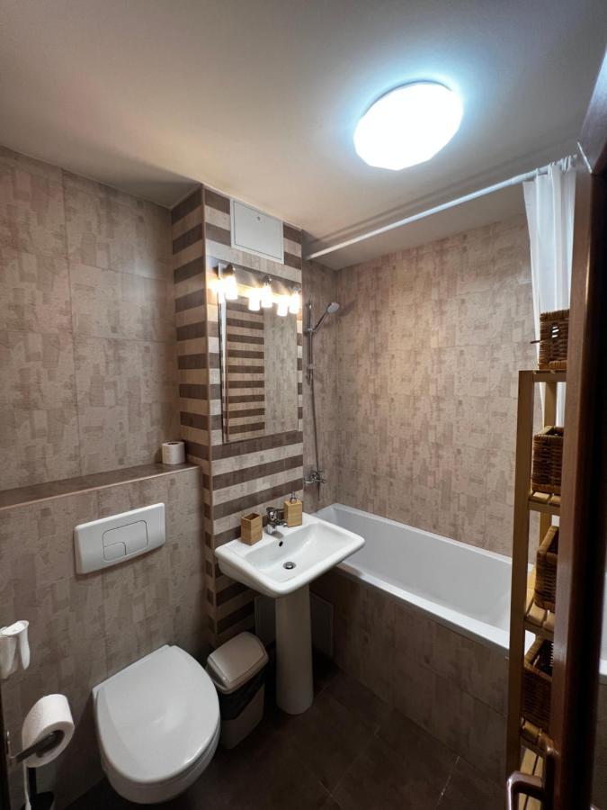 Boutique Apartments City Center Brasov Ngoại thất bức ảnh