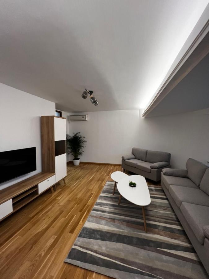 Boutique Apartments City Center Brasov Ngoại thất bức ảnh
